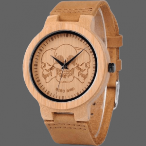 Montre tete de mort en bambou